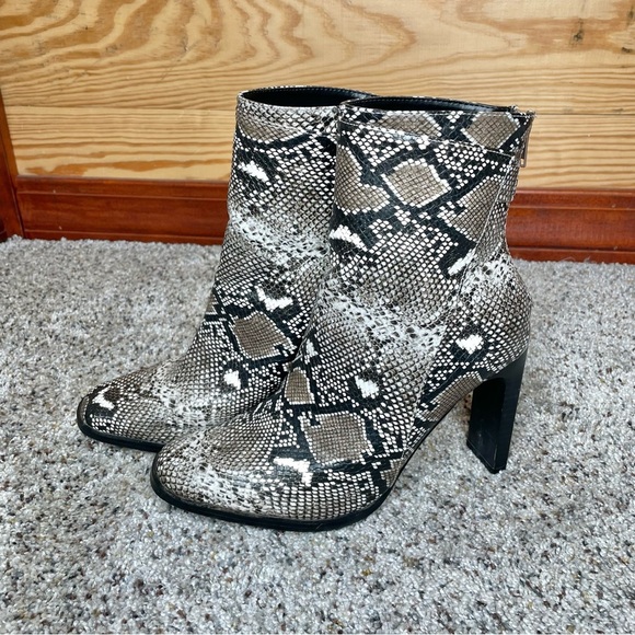Miss Lola Henley Snakeskin Block Heel Square Toe Booties Boots 7 Black Grey - Picture 2 of 14